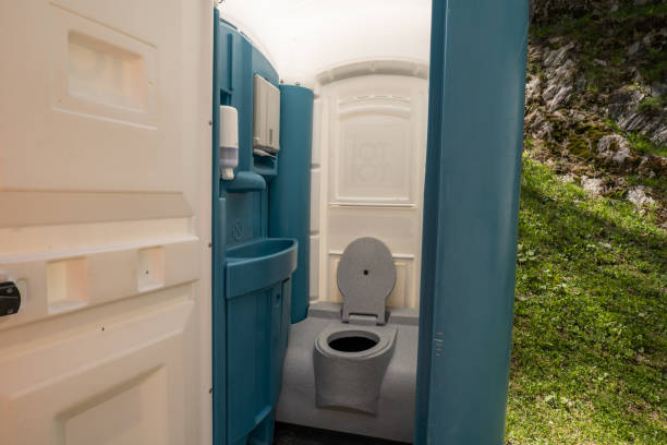 Best Porta potty delivery and setup  in Avilla, AR